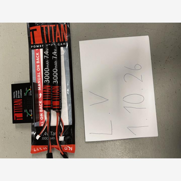 2x Titan Power 7.4V 3000mAh Stick akku - Mini Tamiya ja Laturi