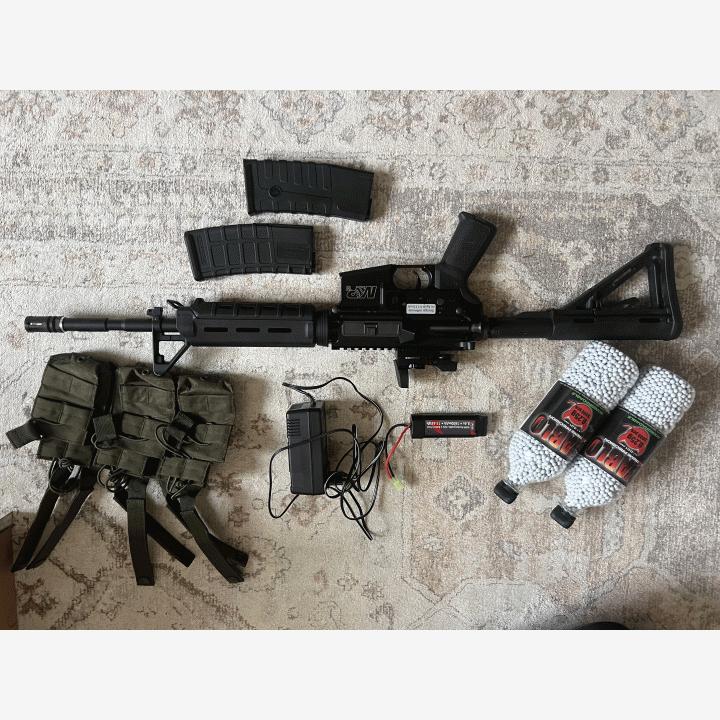 Hyväkuntoinen M&P 15 Magpul osilla