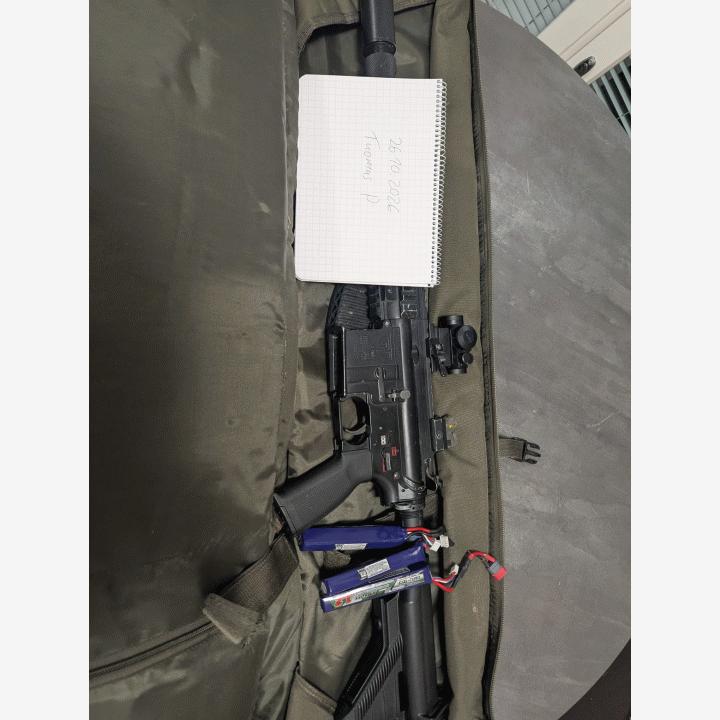 Specna Arms gen.2 416 punapisteellä ja etukahvalla + varusteita
