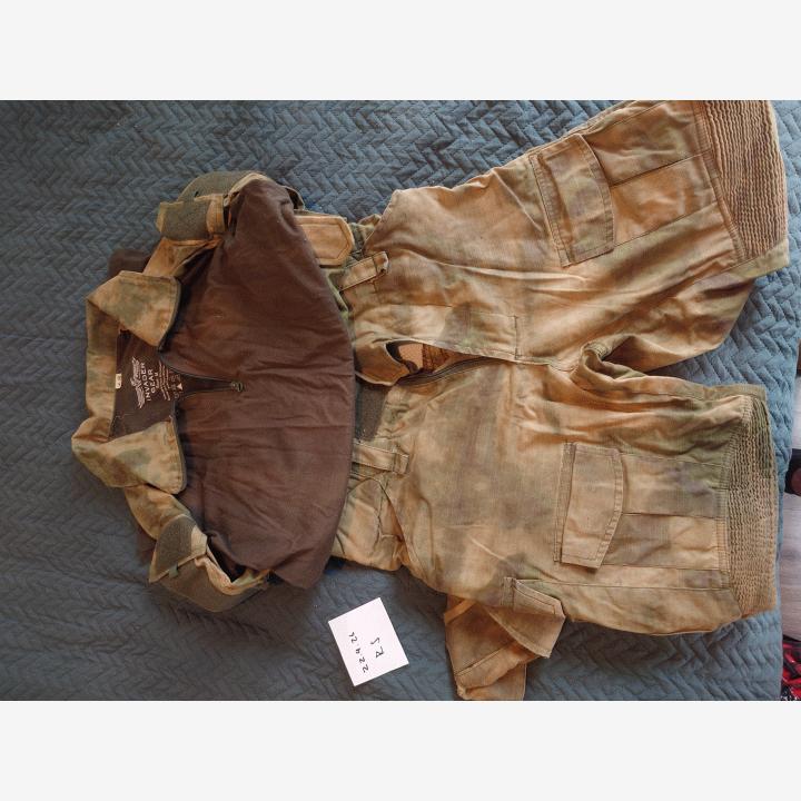 Invader Gear taistelupaita M ja taisteluhousut S (everglade)