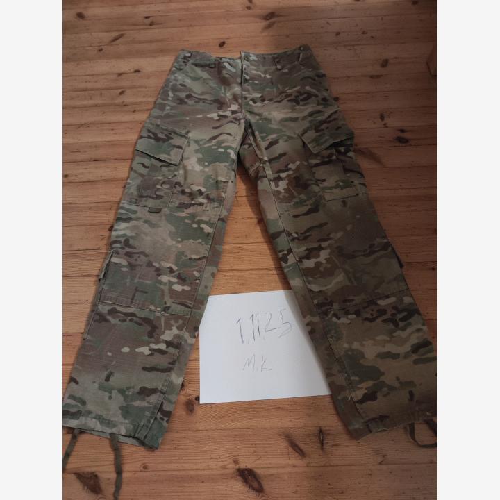 Proper Multicam kenttähousut