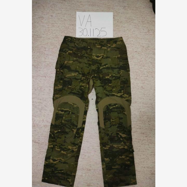 Multicamtropic taisteluhousut