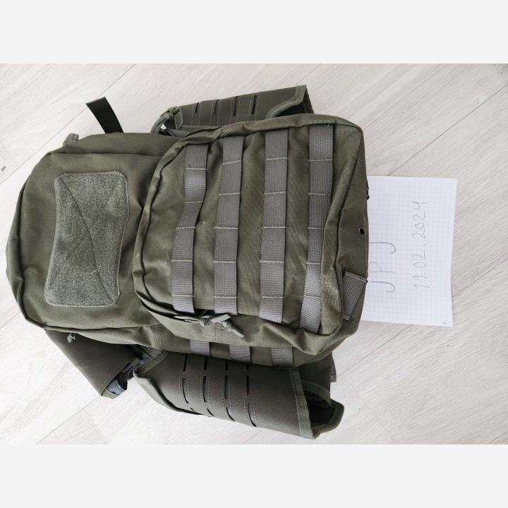 Taisteluliivi + reppu