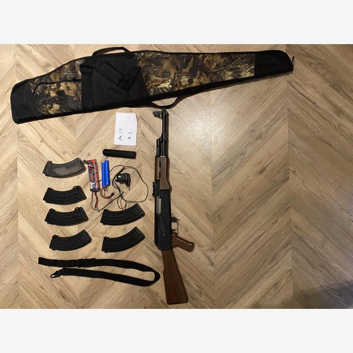 AK 47 lisähilppeillä