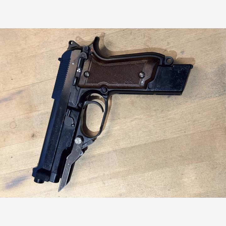 Myydään Tokyo Marui 93R airsoft pistooli