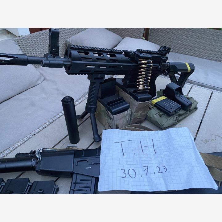 Herkku aseita myynnissä